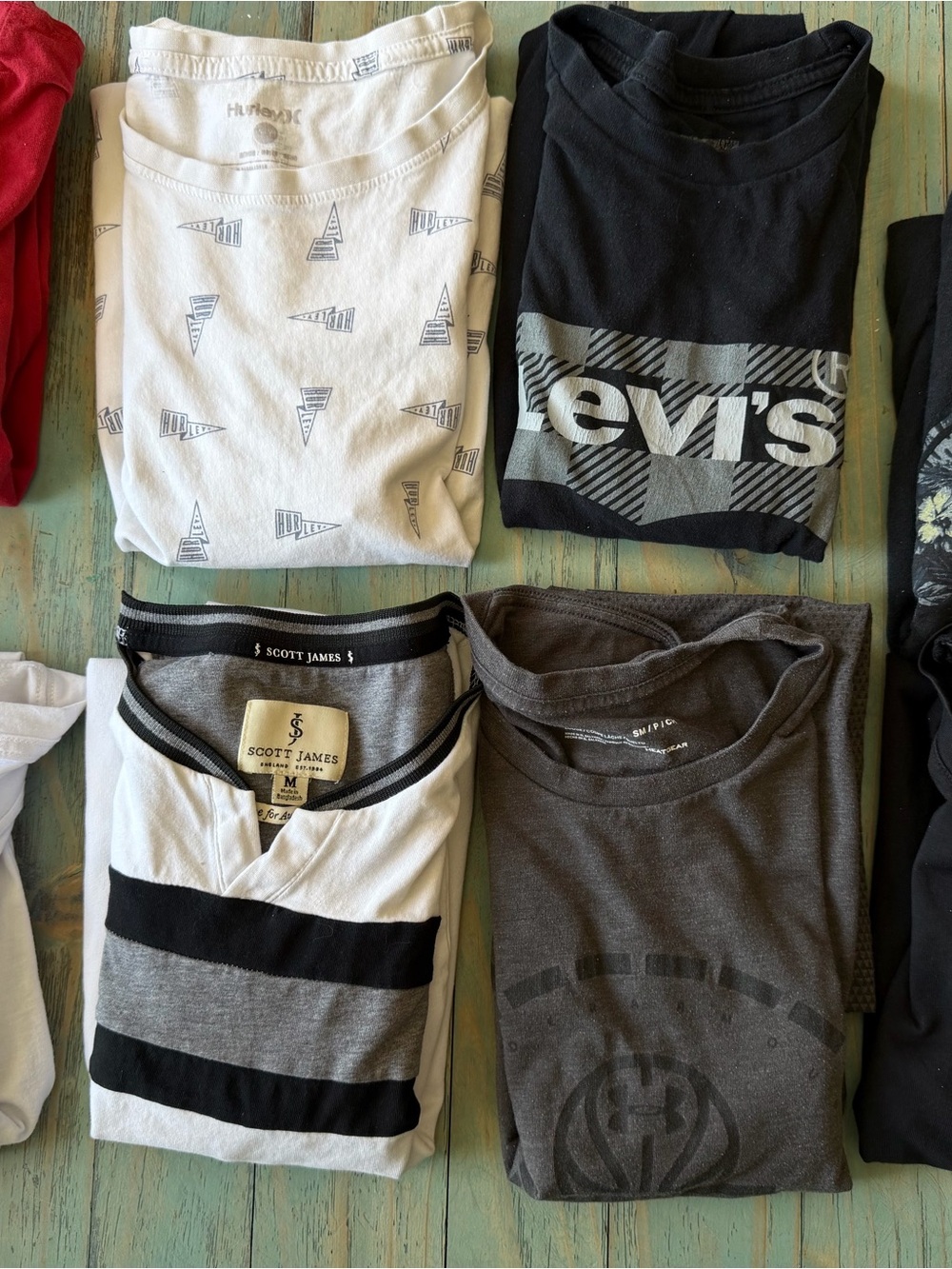 Mens Size Medium shirt lot. 25 shirts.